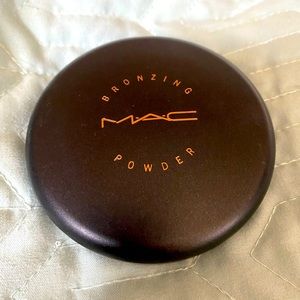 MAC Bronzing Powder